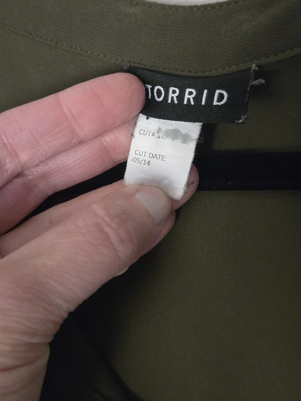 torrid Olive Green Sleeveless Henley Blouse with Chest Pockets - Picture 3 of 4
